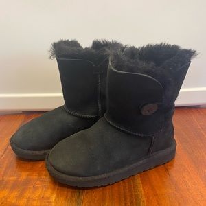 UGG Girls Kids boot - Size 13